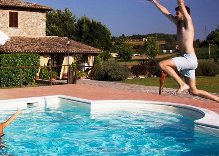 La Locanda Dell'olmo مزرعة للإقامة أورفييتو